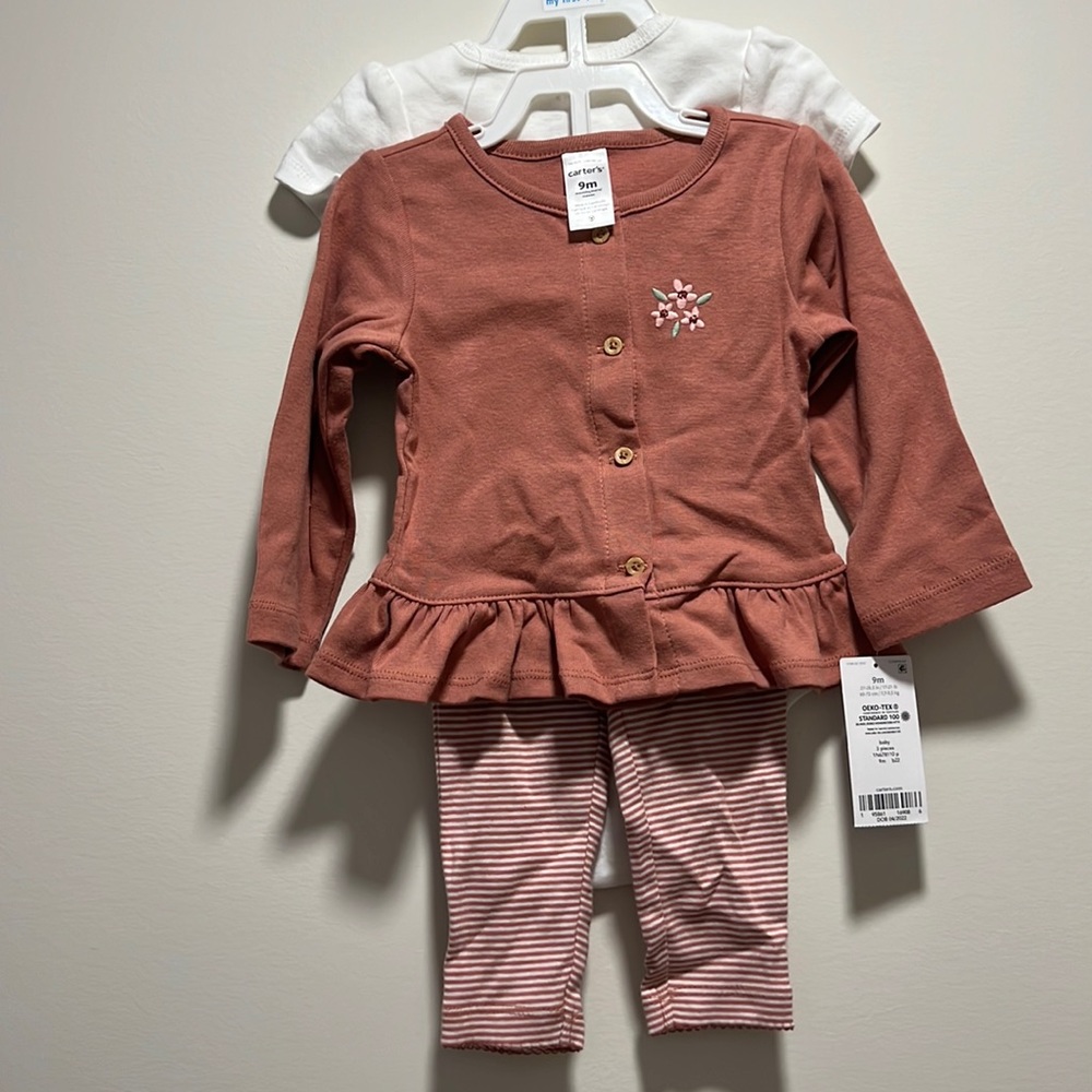 Carters - 3 piece outfit - size 9 months
